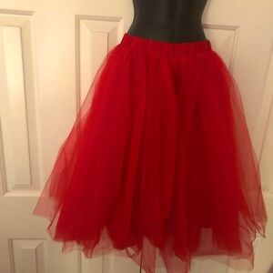 BNWT Red Crinling skirt❤️